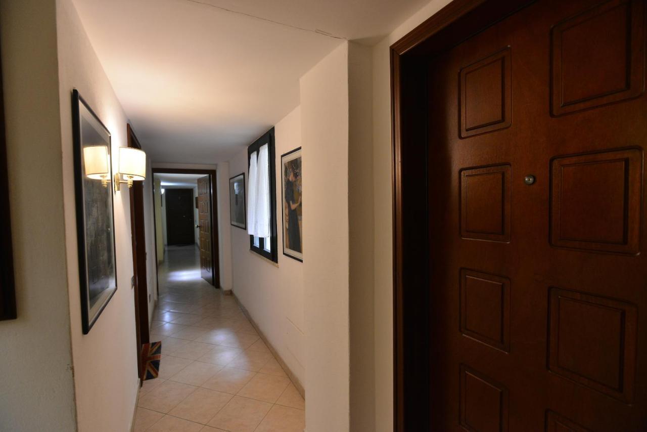 Izzhome City Center Cozy Кальяри Экстерьер фото